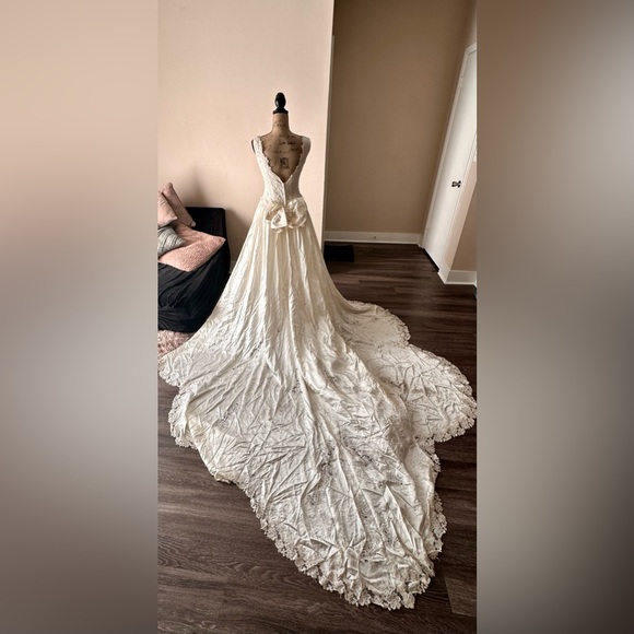 Dresses & Skirts - Vintage Wedding Dress Size small/medium